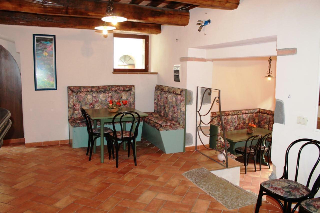La Casa Del Calzolaio Hotel Radicofani Luaran gambar