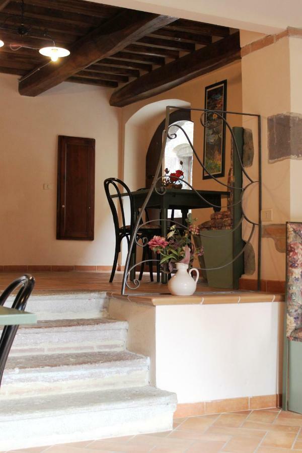 La Casa Del Calzolaio Hotel Radicofani Luaran gambar