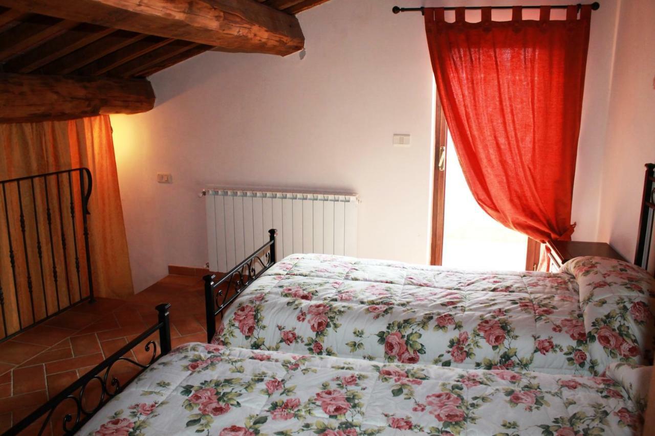 La Casa Del Calzolaio Hotel Radicofani Luaran gambar