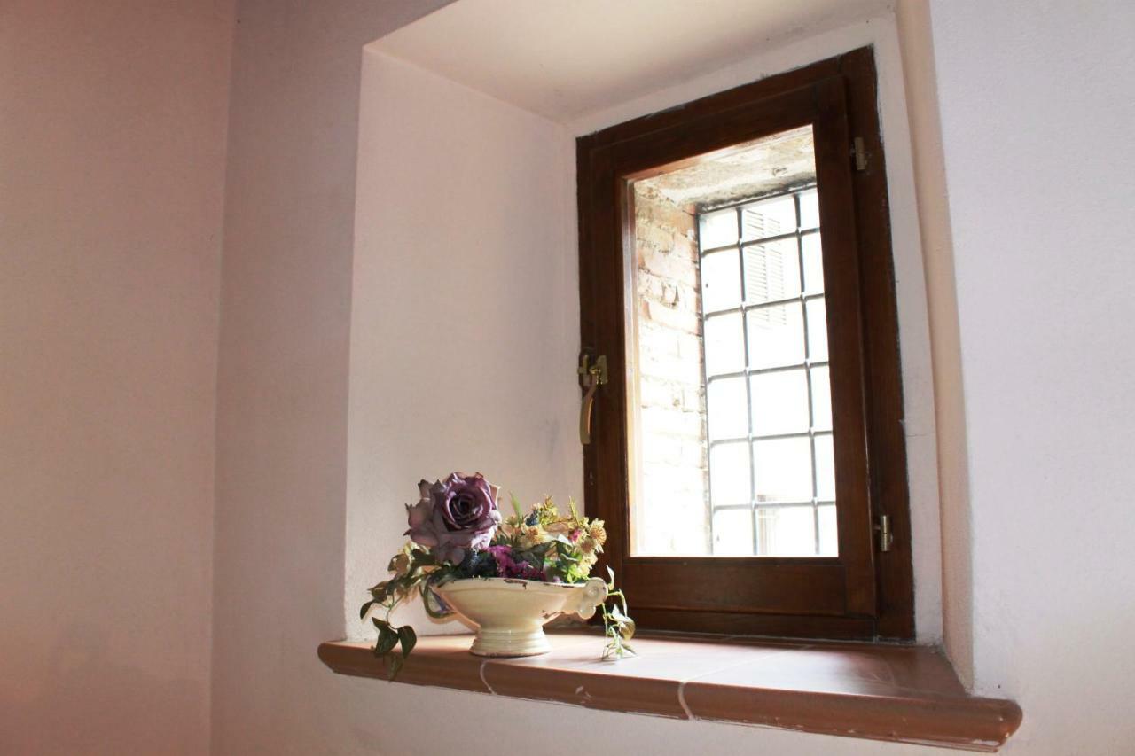 La Casa Del Calzolaio Hotel Radicofani Luaran gambar