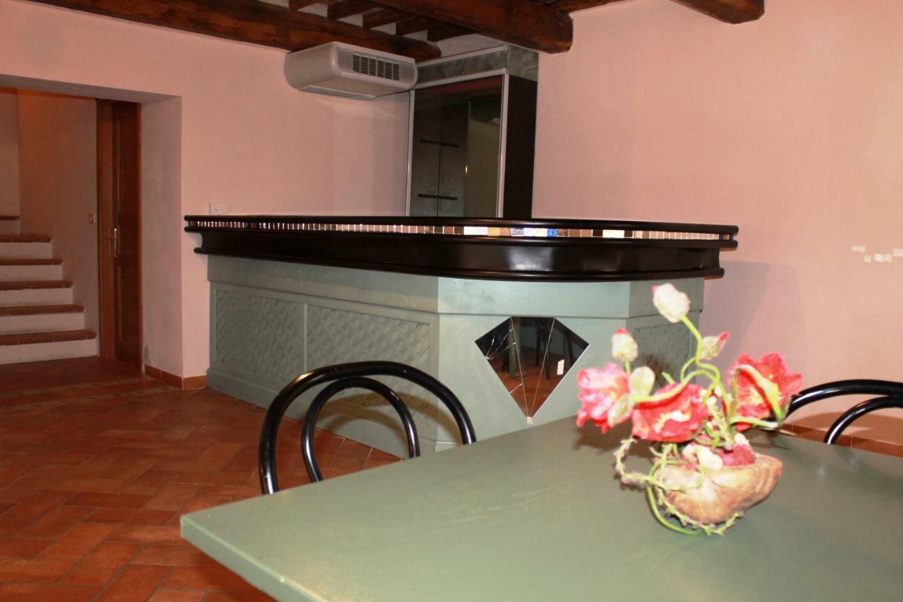 La Casa Del Calzolaio Hotel Radicofani Luaran gambar