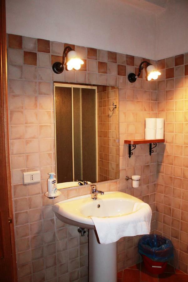 La Casa Del Calzolaio Hotel Radicofani Luaran gambar